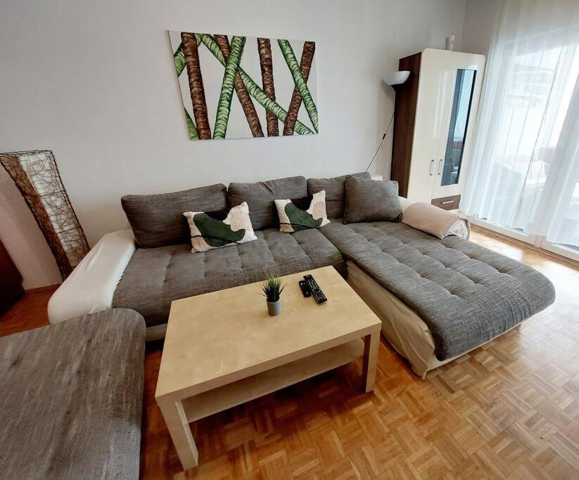 Modern 3 Bedroom *
