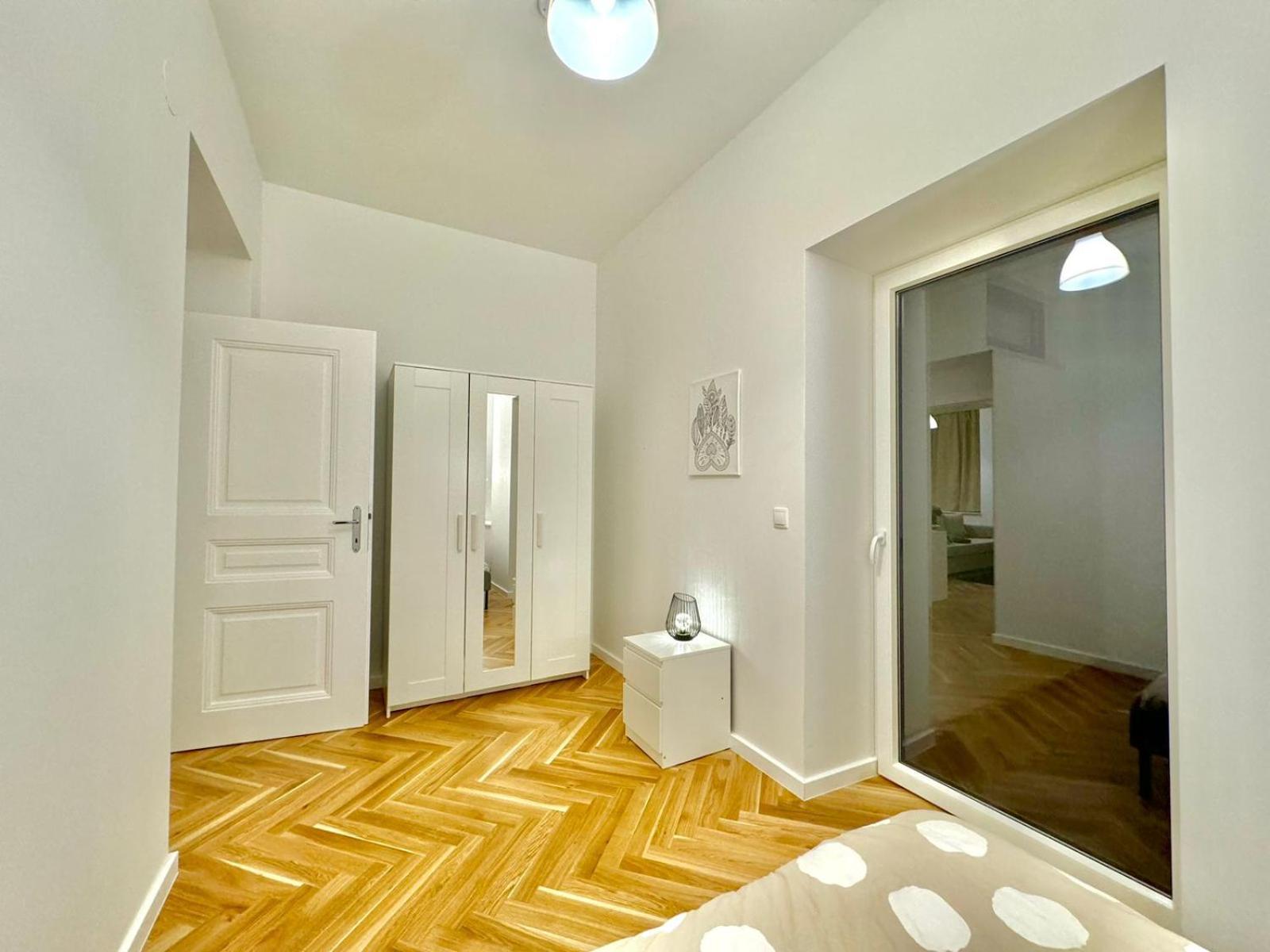 Ar Living & Viena