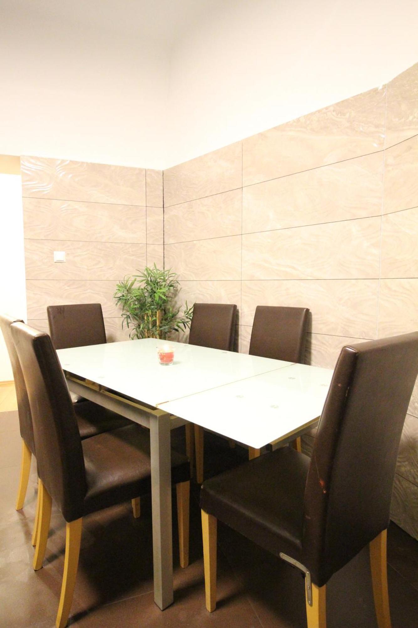 Spacious In Liesing Area Lv6 *