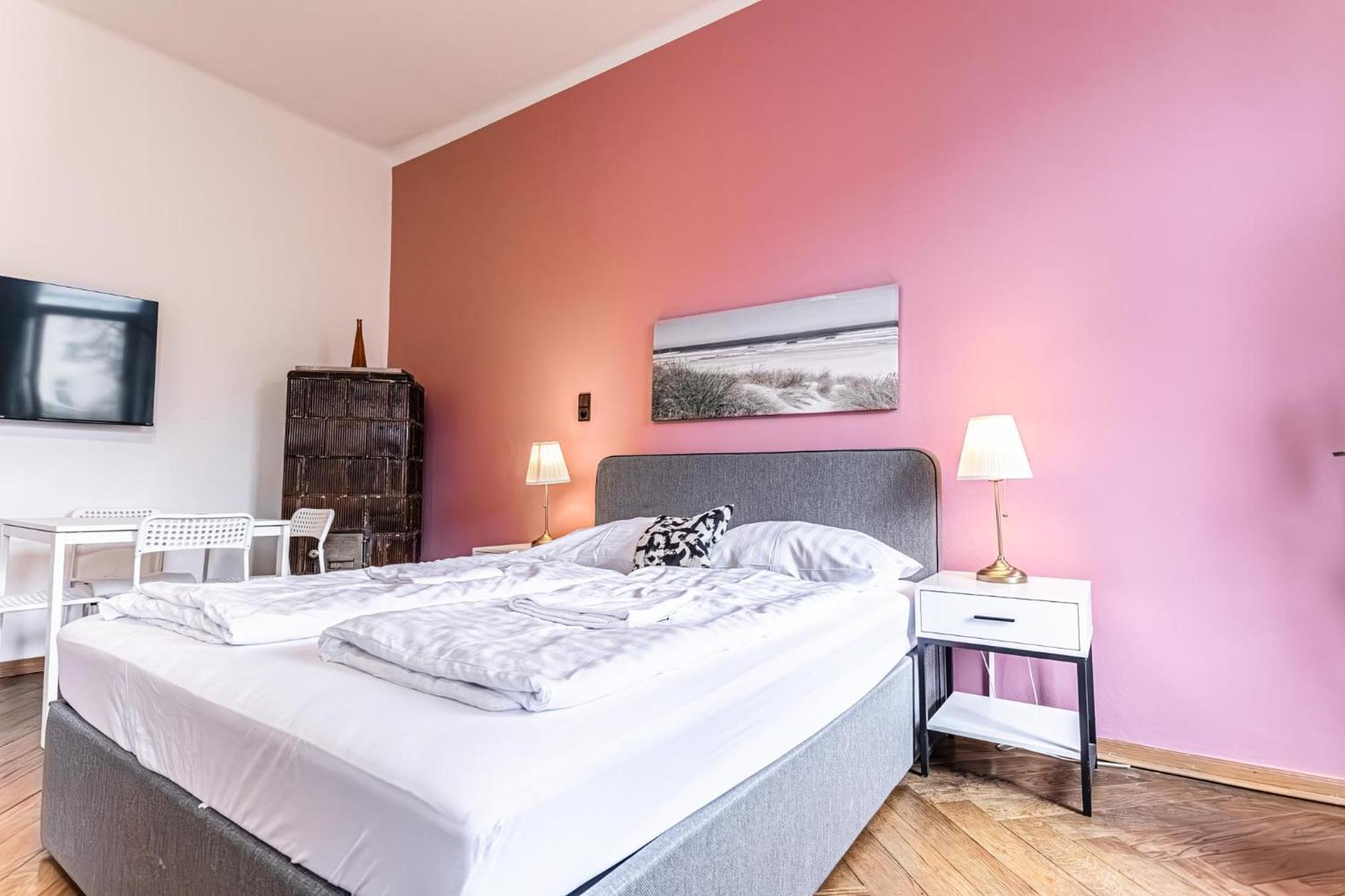 Lovely 1br Apt. Near Akh Hospital