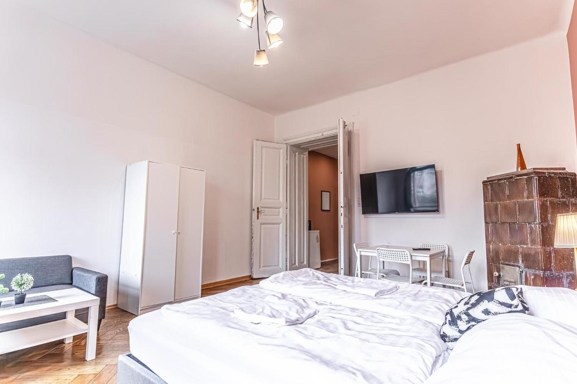 Apartamento Lovely 1br Apt. Near Akh Hospital *