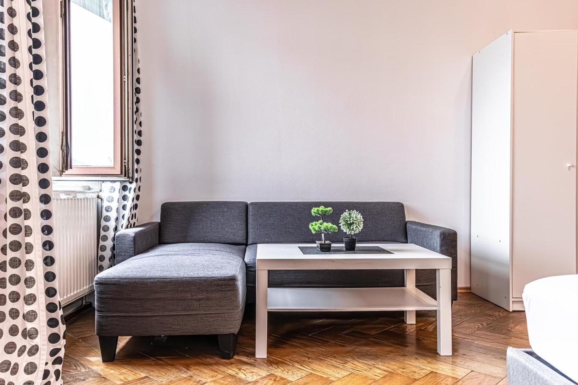 Lovely 1br Apt. Near Akh Hospital * Viena