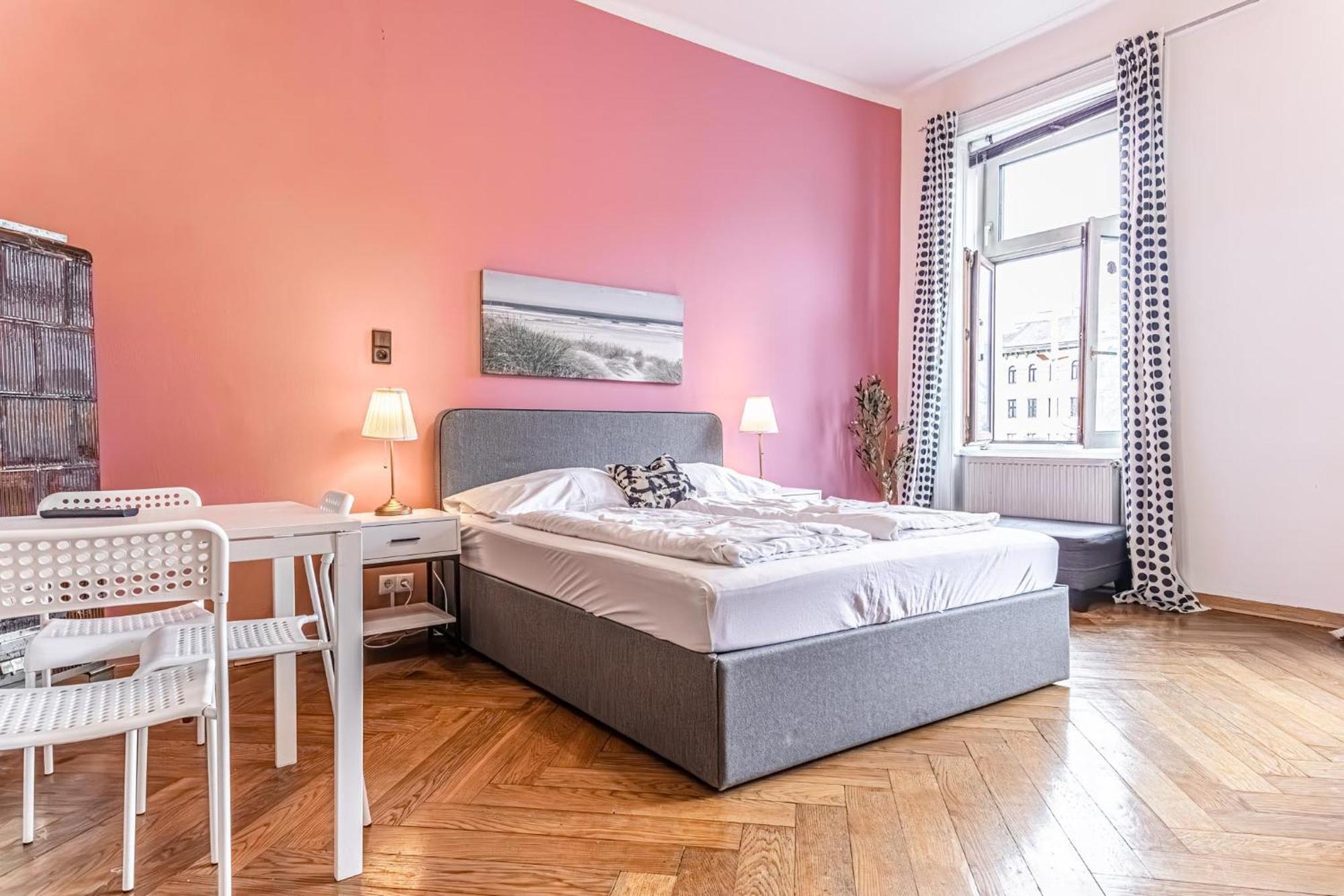 Lovely 1br Apt. Near Akh Hospital