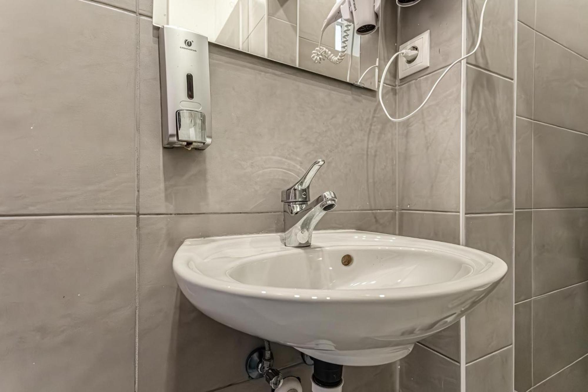 Gorgeous 1br Near Akh Hospital Appartamento Vienna