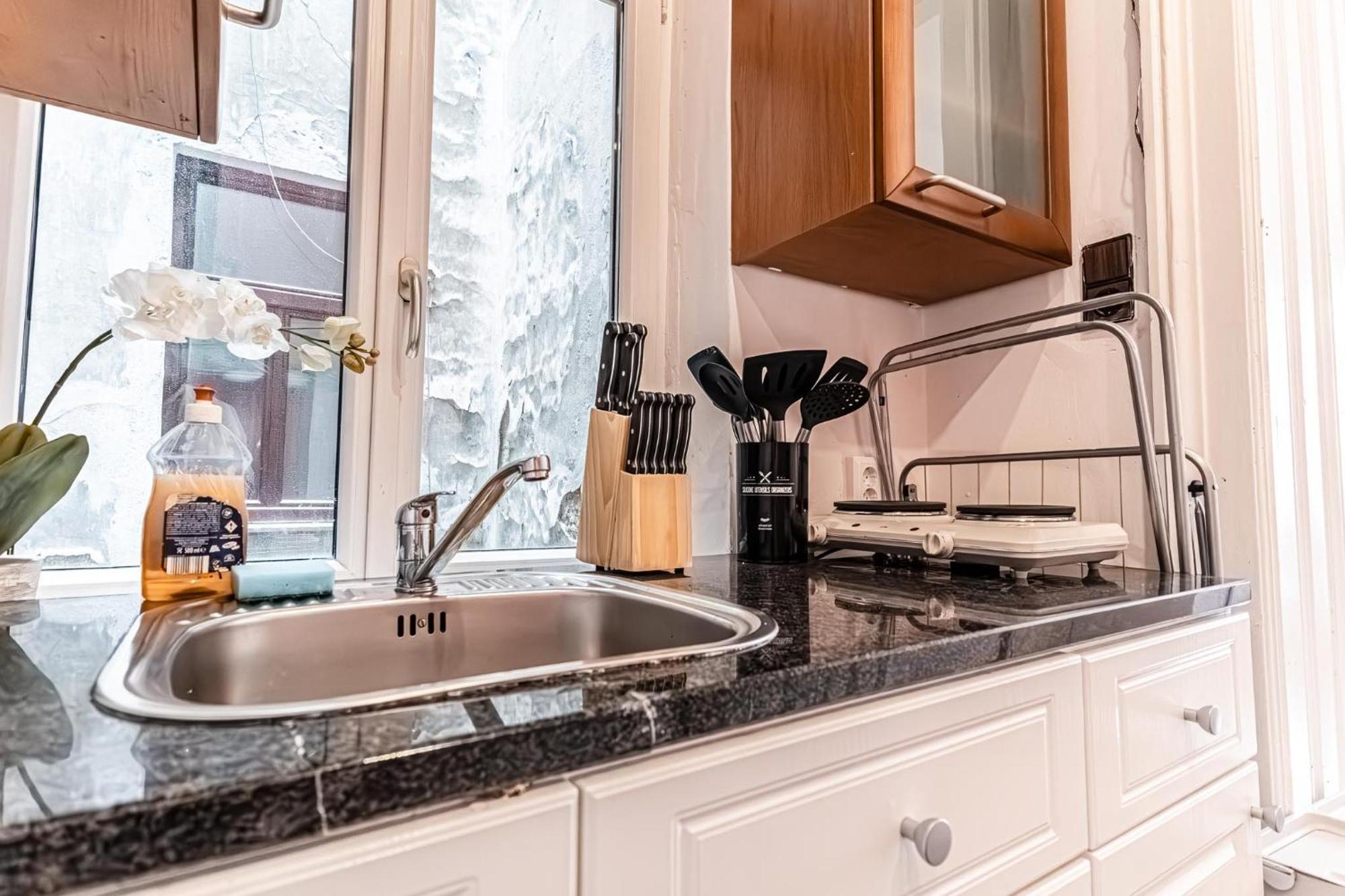 Lovely 1br Apt. Near Akh Hospital