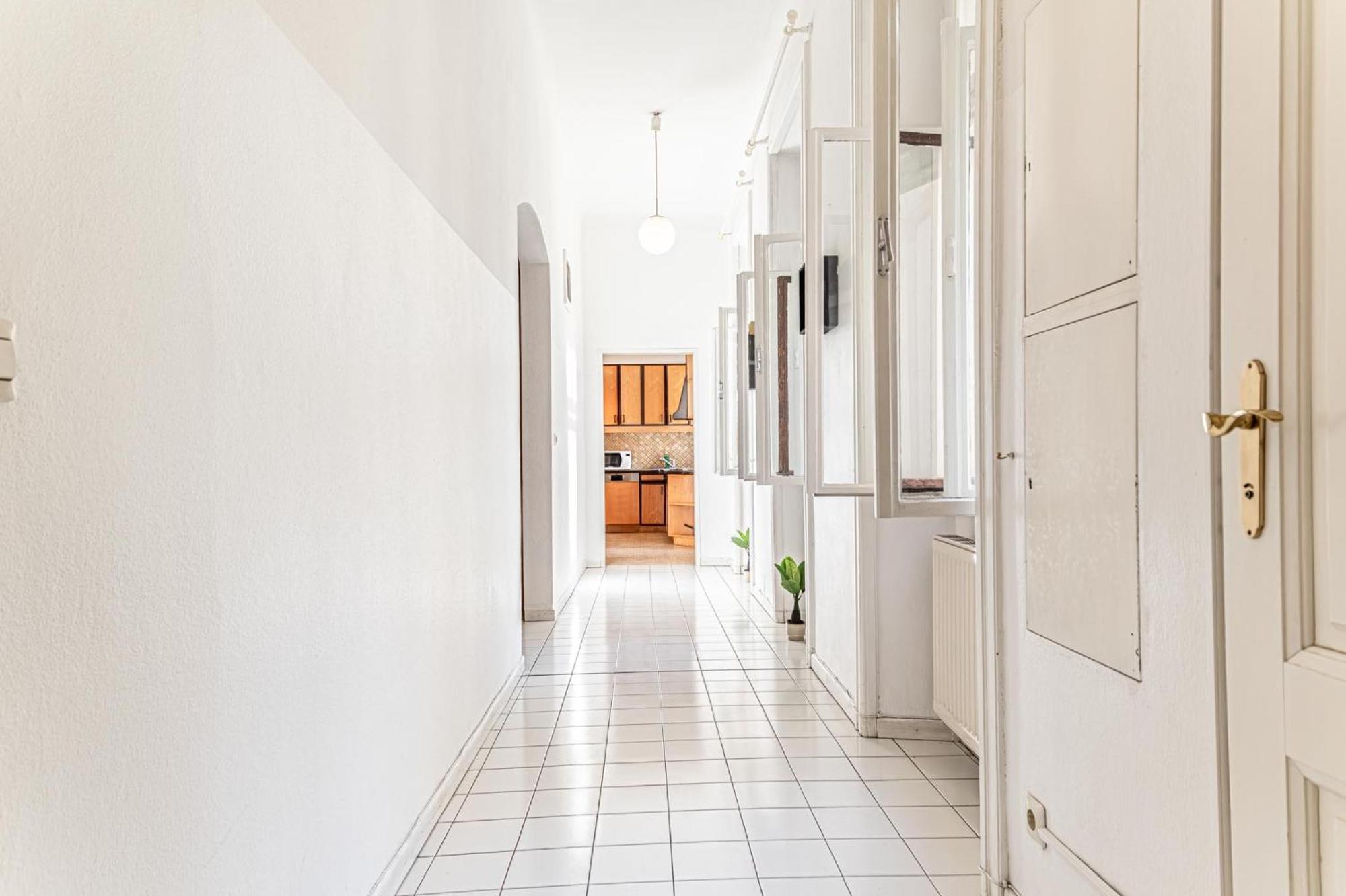Friendly 4br Shared Apt- Near Downtown *
