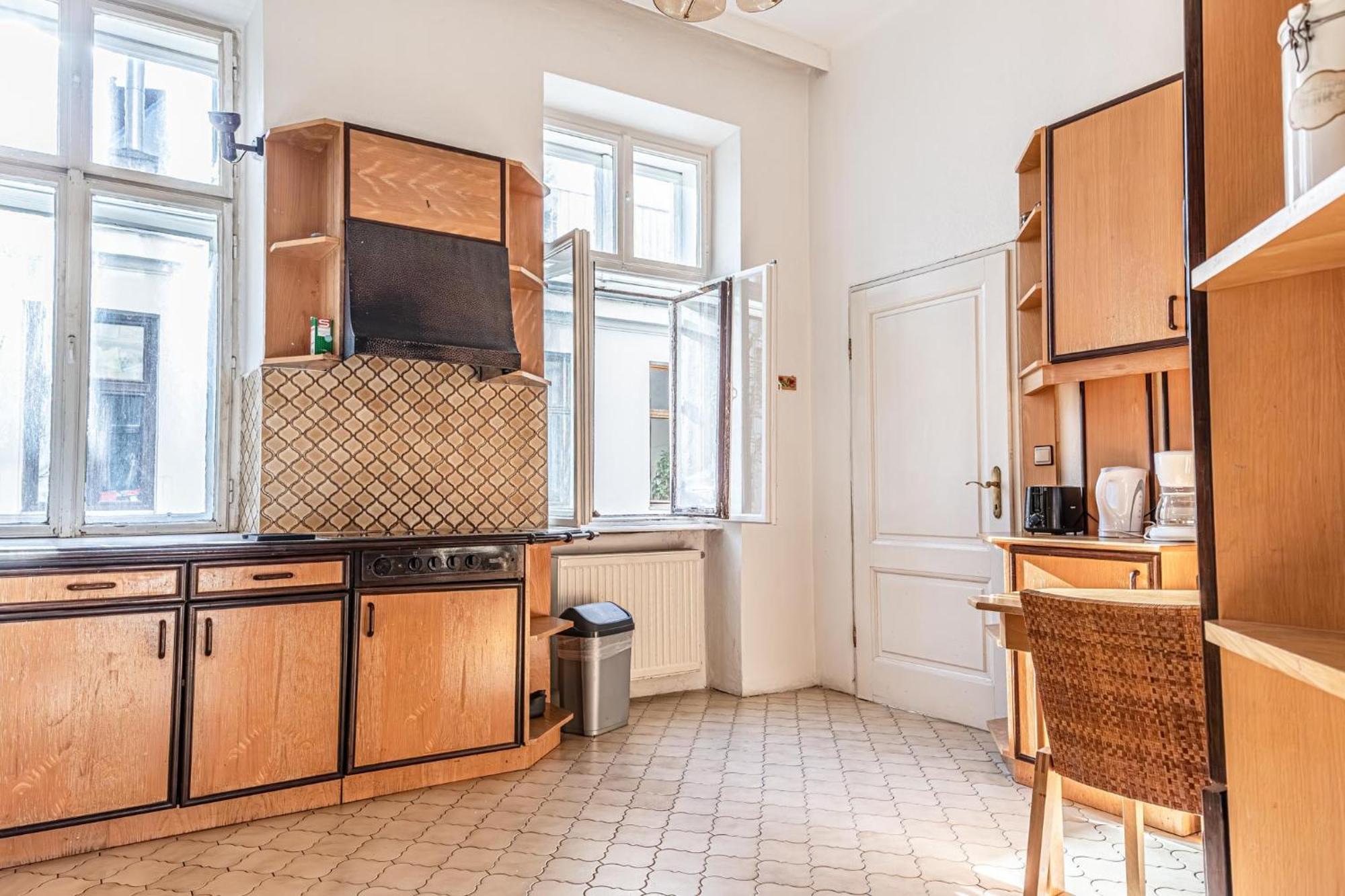 Friendly 4br Shared Apt- Near Downtown Vienna