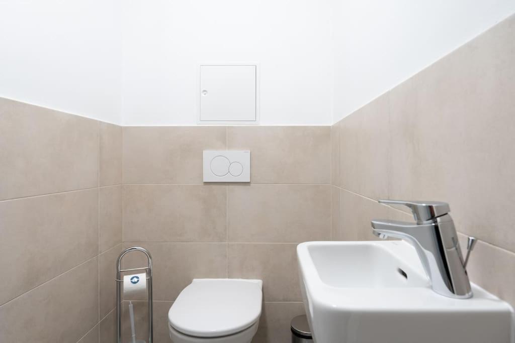 1br Haven With Swift Access By Hm *