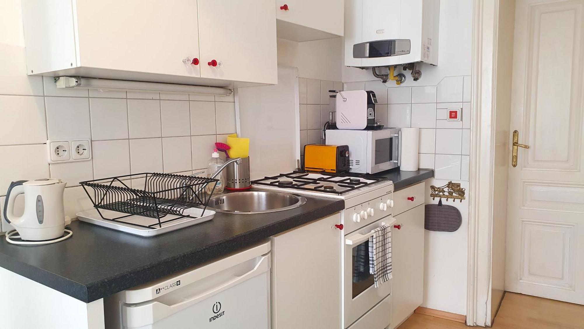 Apartment Quiet 2-room Flat, Walking Distance To Centre