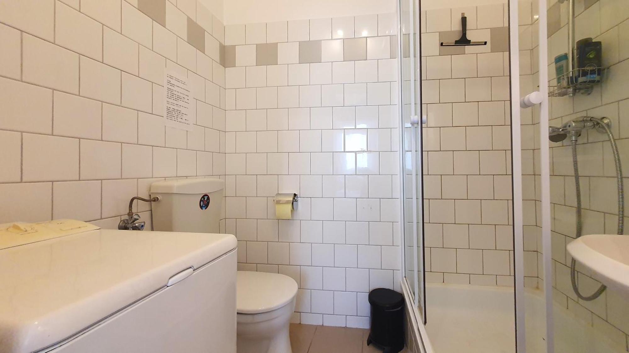Quiet 2-room Flat, Walking Distance To Centre *