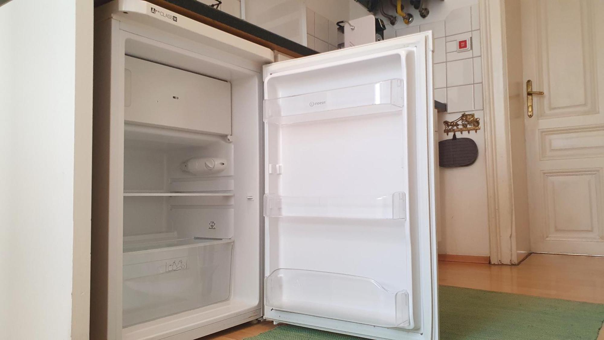 Quiet 2-room Flat, Walking Distance To Centre