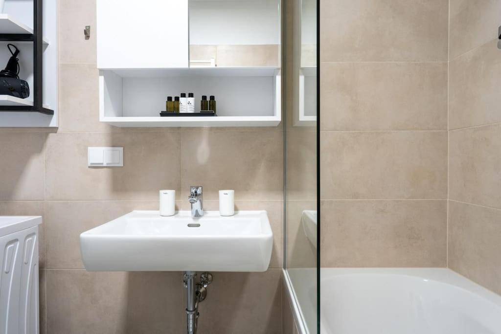 1br Excellence, Fast To Centre By Hm