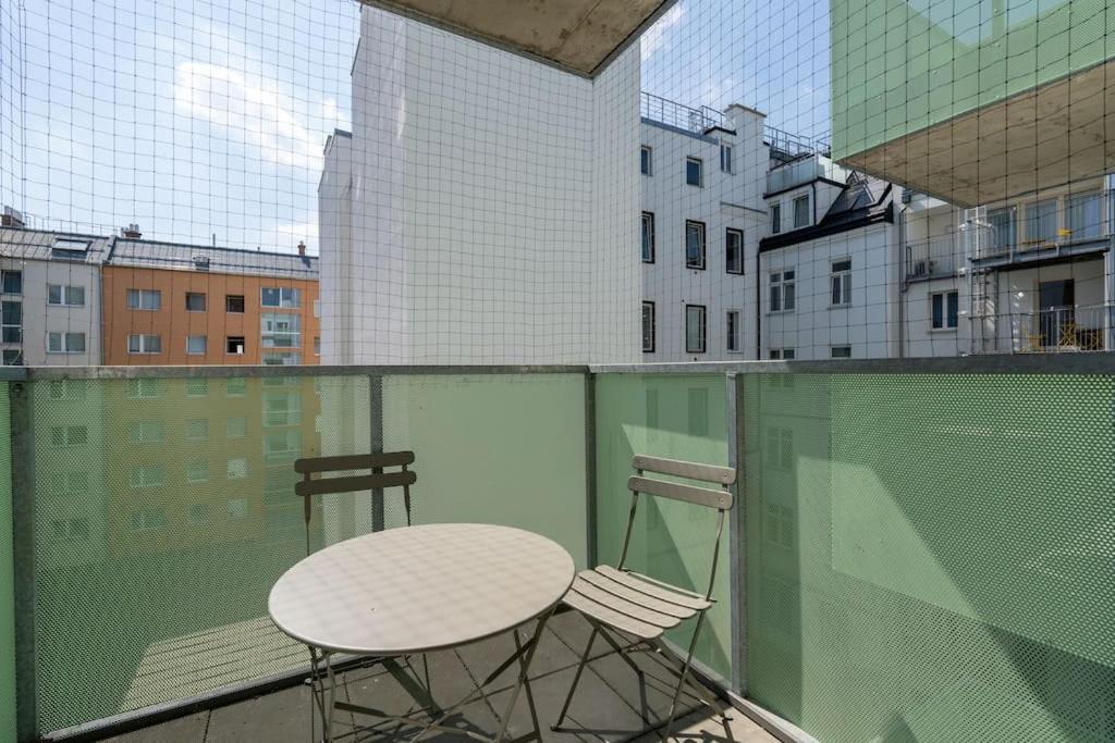 Elegant 1br Flat With Balcony By Hm Vienna