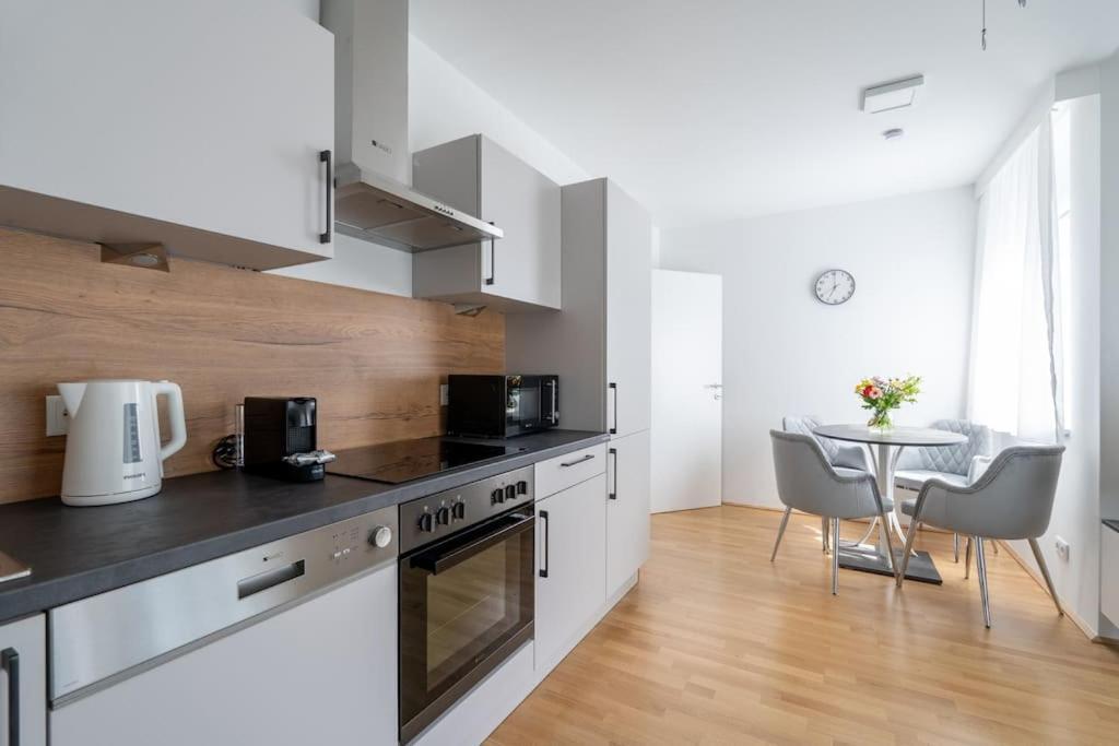 1br With Balcony, Urban Style By Hm * Vienna