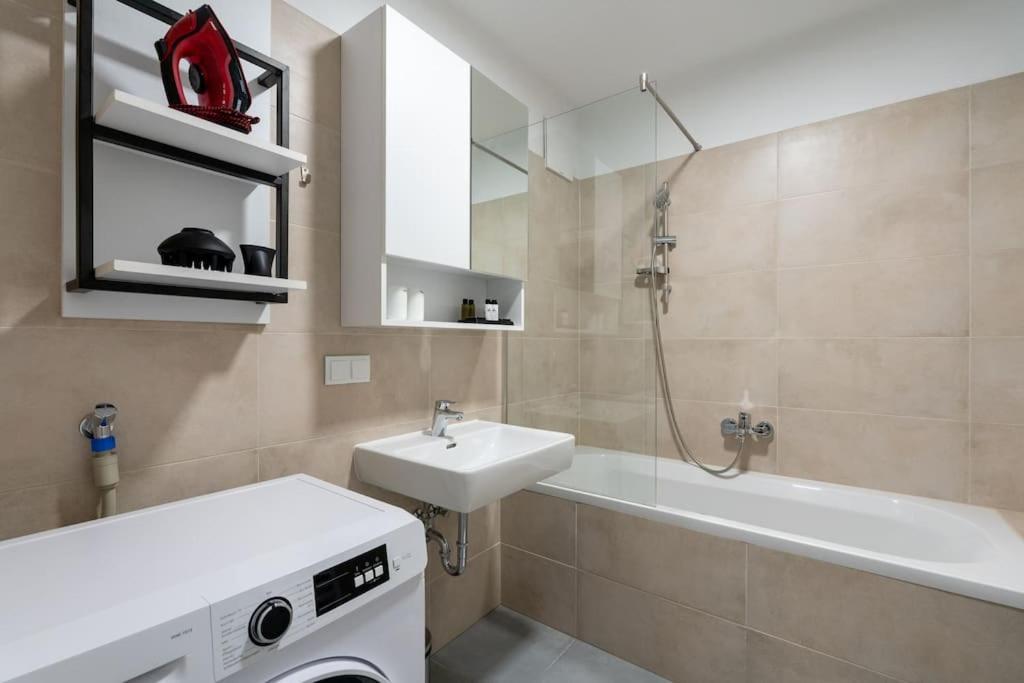 Apartment 1br Haven With Swift Access By Hm *