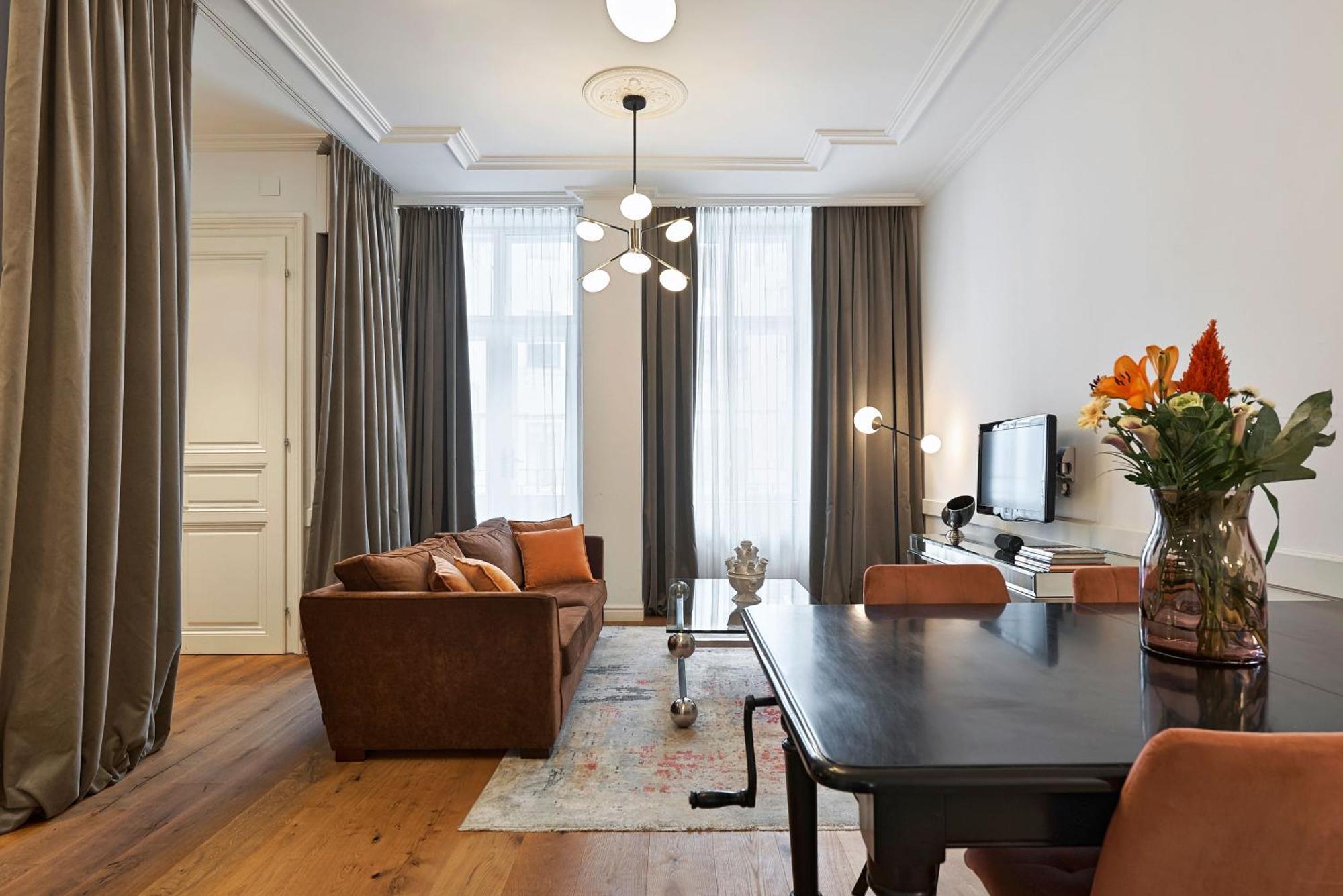 6 * Viena