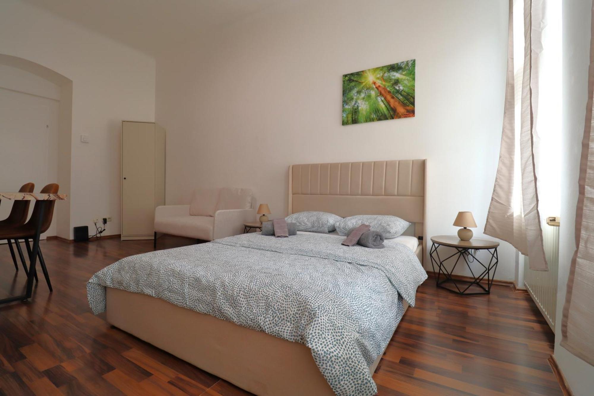 Cityplaza - 1020 Apartment