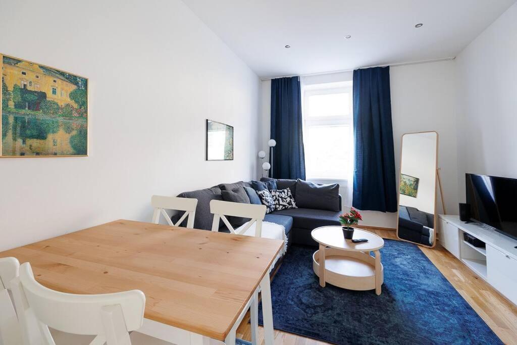 Modern Near Center - 2br, Netflix Apartment