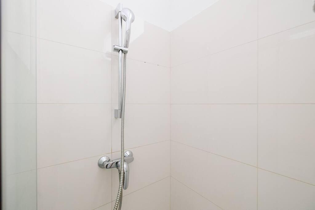 Modern Near Center - 2br, Netflix