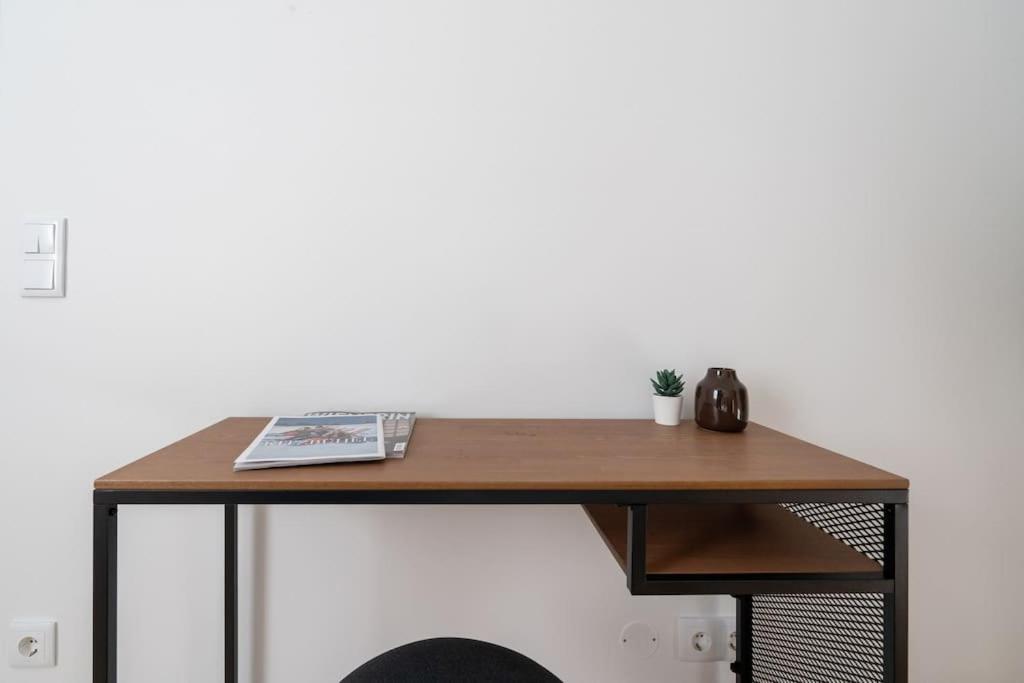 Apartment Hm • Sleek 1br With Balcony