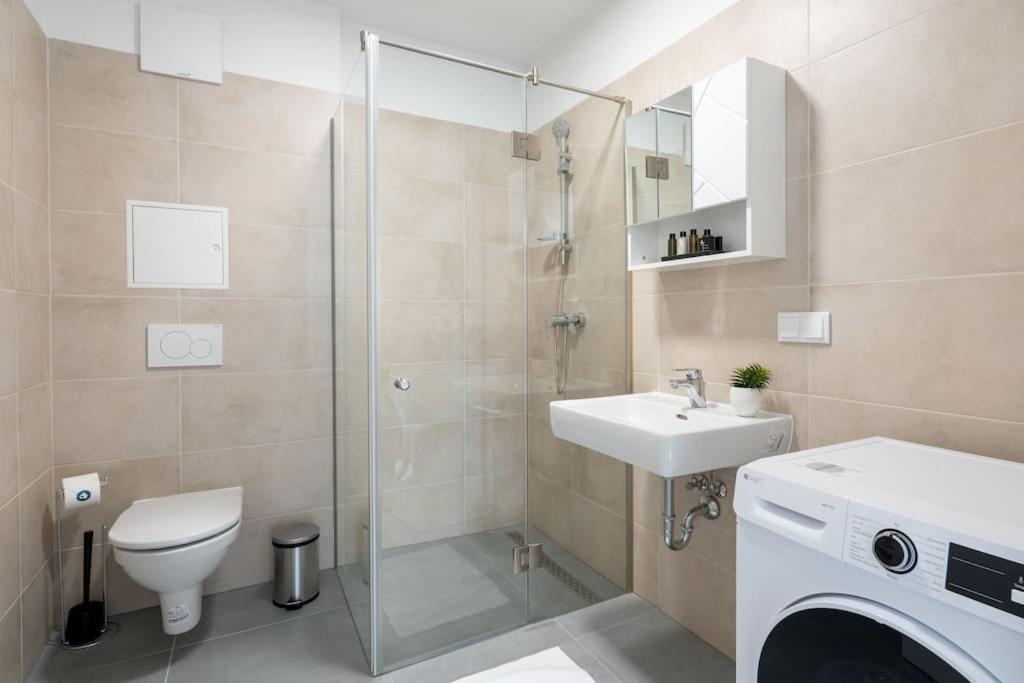 Hm • Sleek 1br With Balcony * Vienna