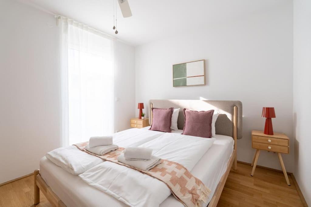 Apartment Hm • Modern 1br Apt With Balcony *