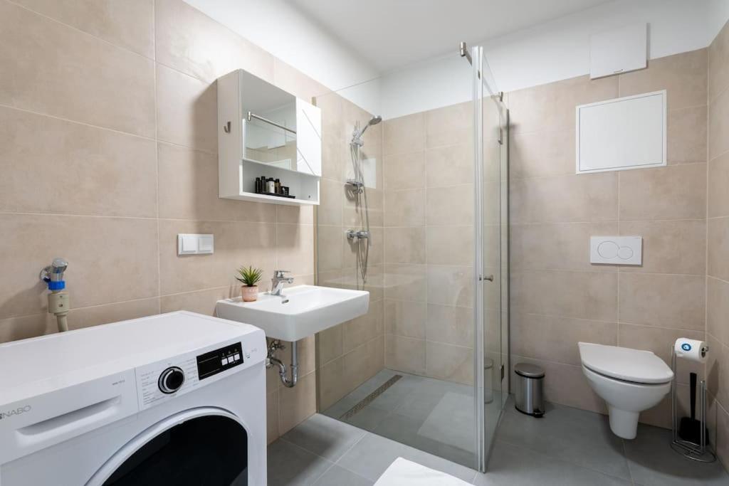 Apartment Hm • Modern 1br Apt With Balcony *