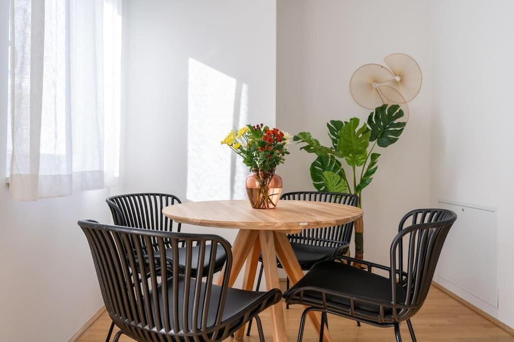 Hm • Modern 1br Apt With Balcony