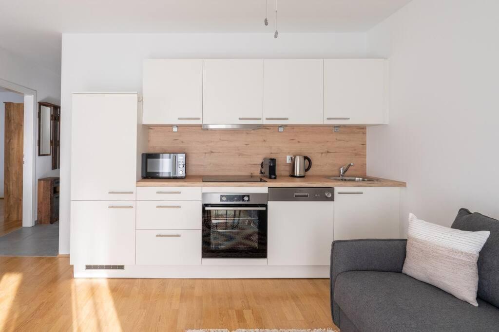 Apartment Hm • Modern 1br Apt With Balcony Vienna