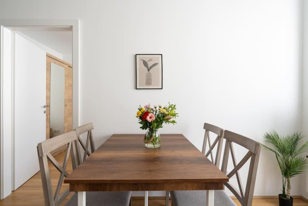 Apartment Trendy 1br, Direct Access By Hm *