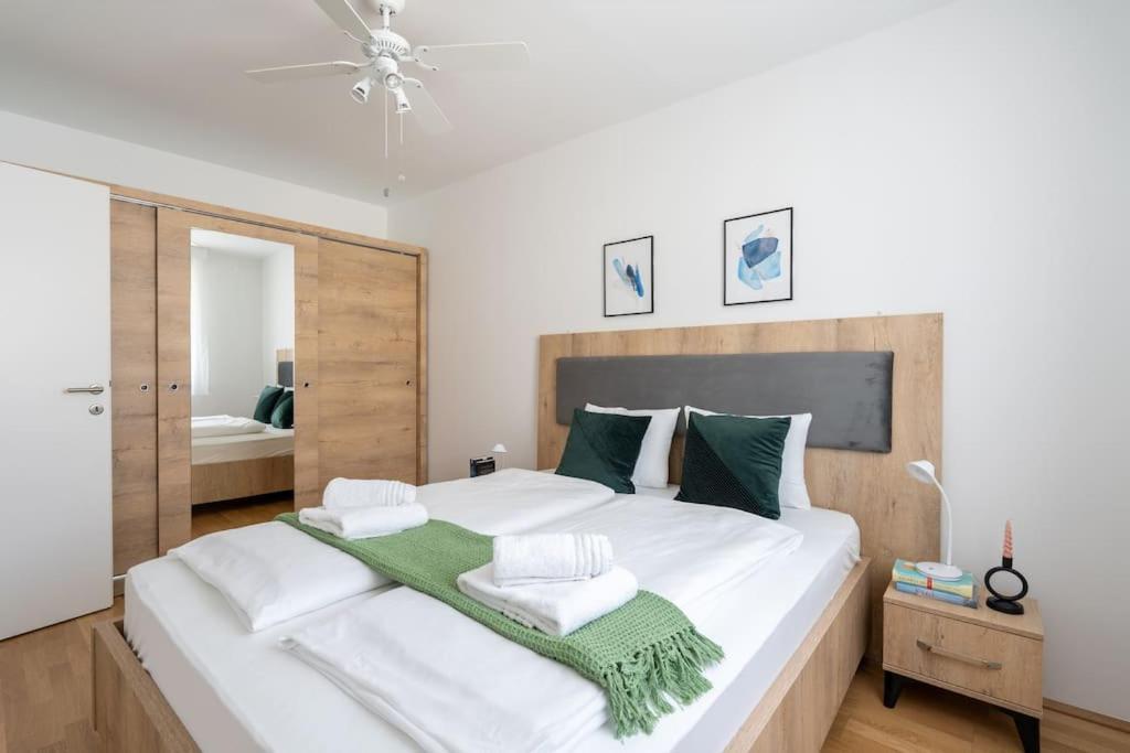 Apartment Trendy 1br, Direct Access By Hm