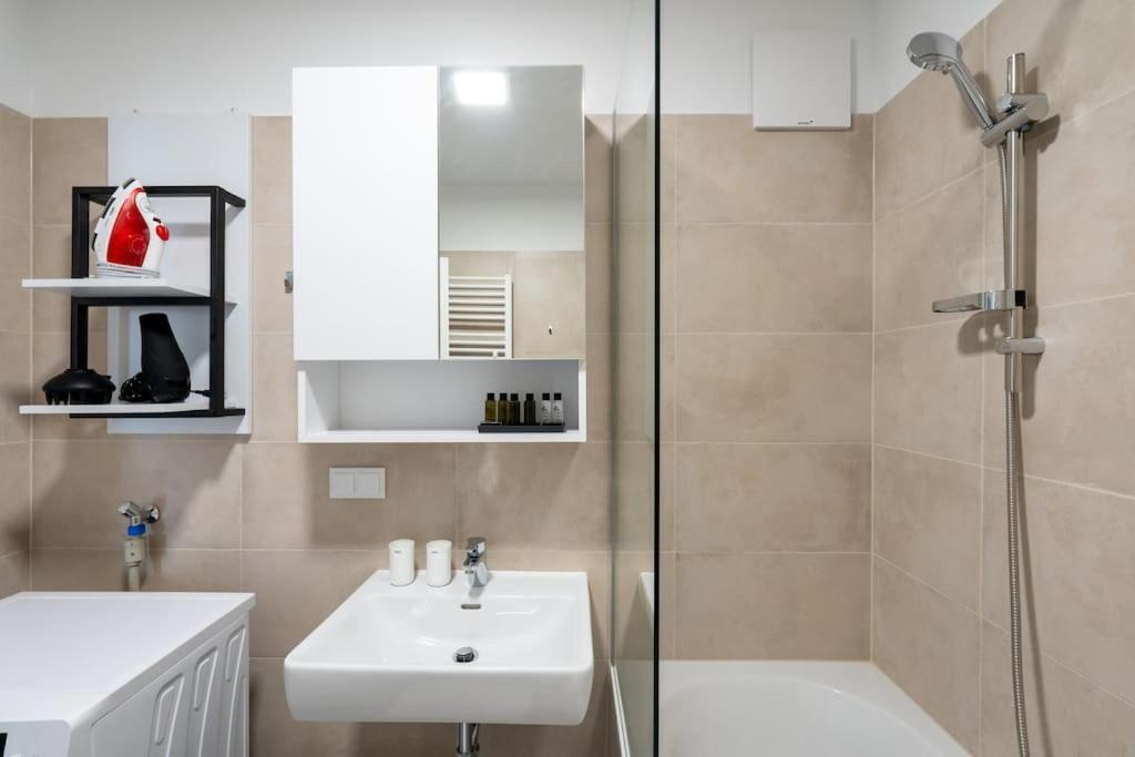 Apartment Trendy 1br, Direct Access By Hm *