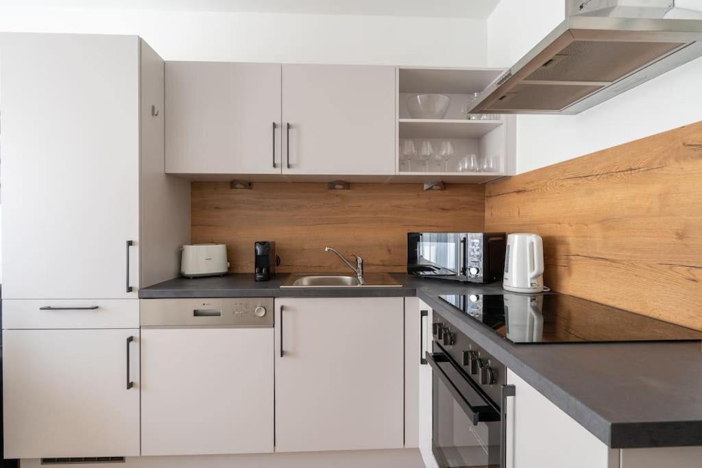 Trendy 1br, Direct Access By Hm *