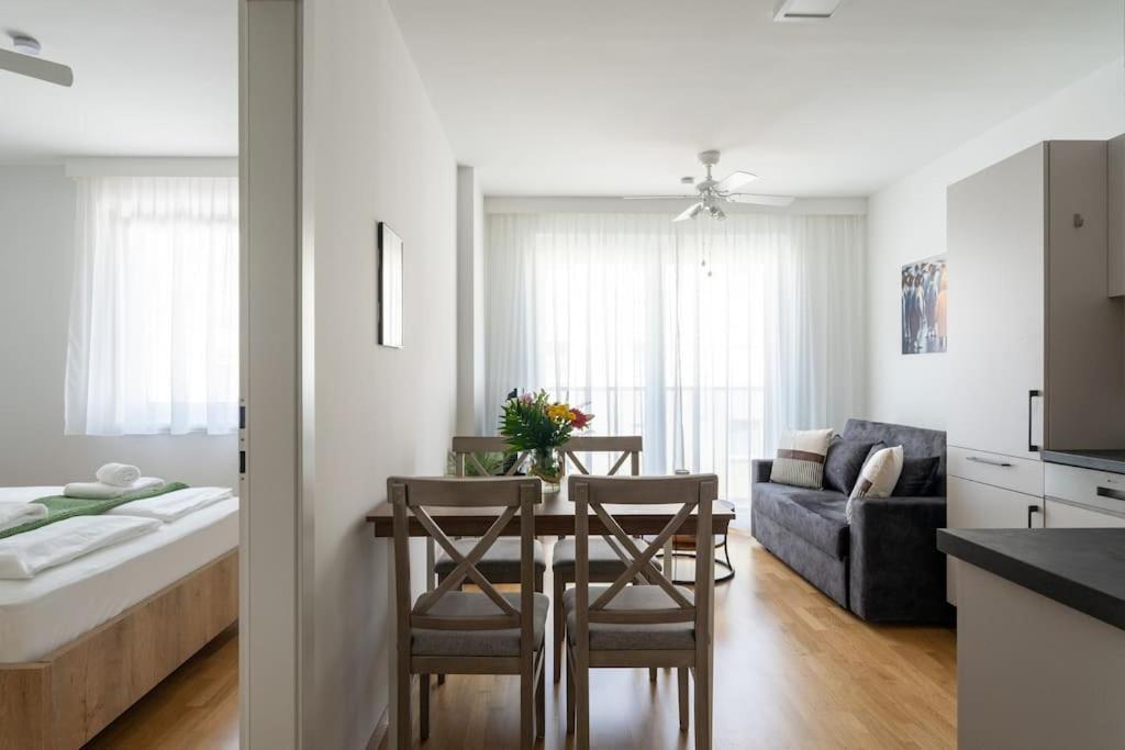 Apartment Trendy 1br, Direct Access By Hm *