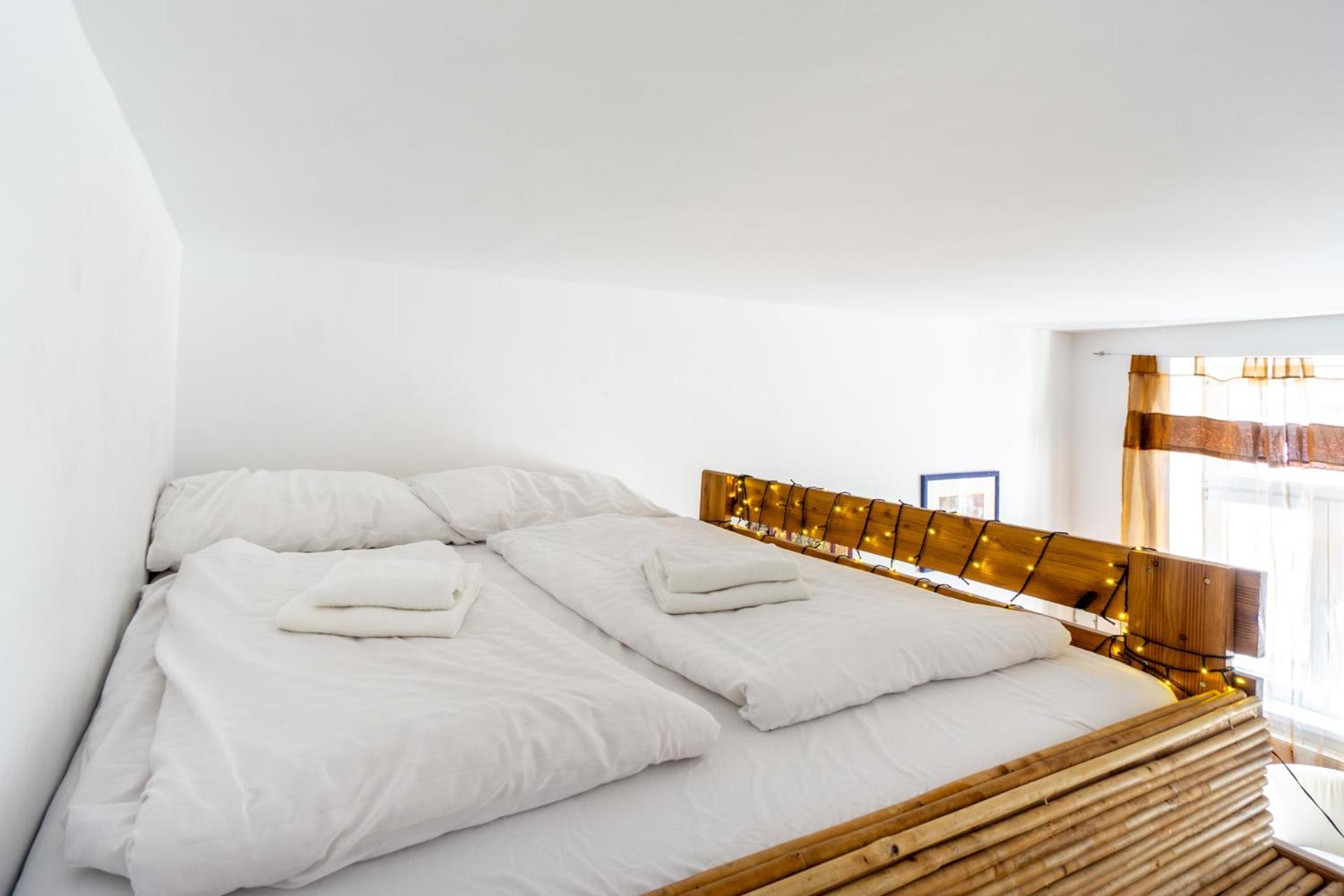 5 Stops Away From City-centre Apartment