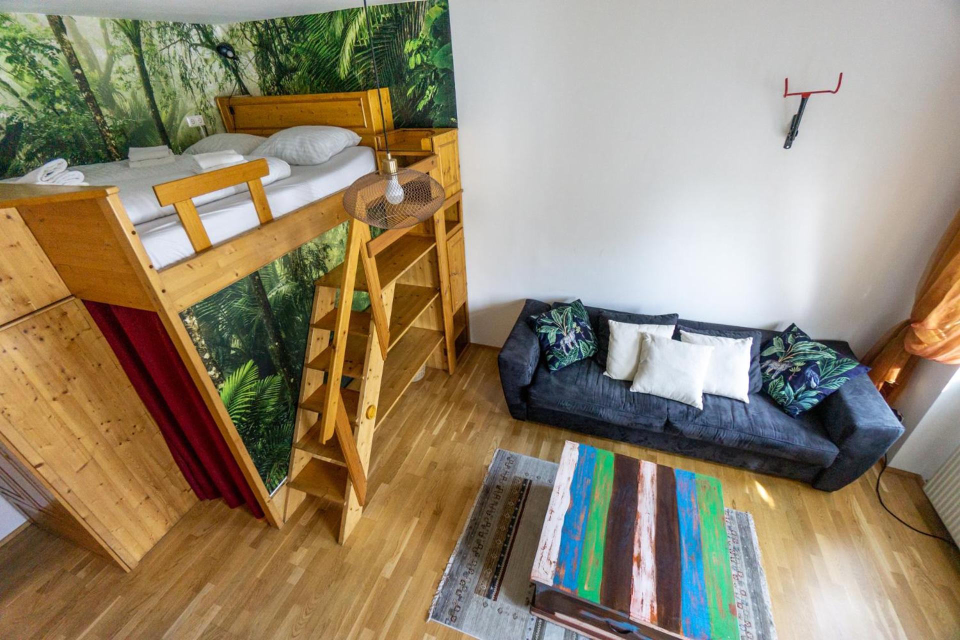 Next To Stadthalle & Westbahnhof