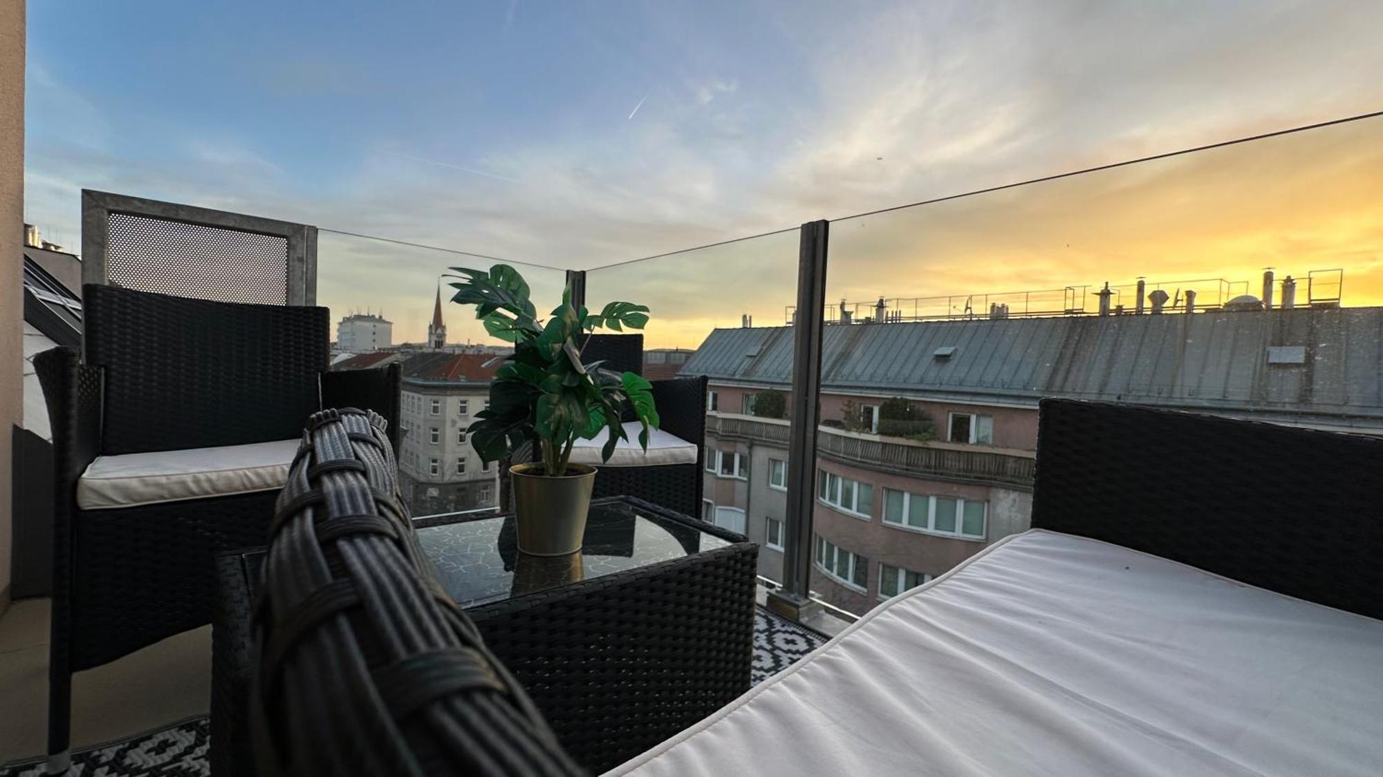 Apartment Wiener Schloss Wilhelminen 360° Views *