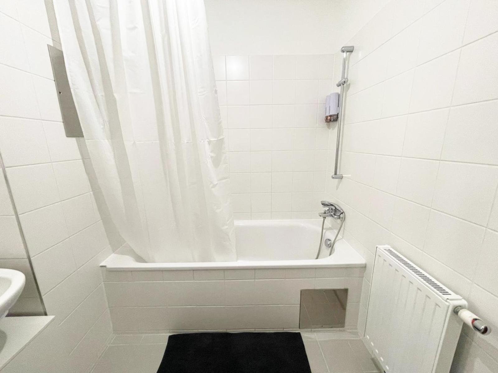 Apartamento Spacious 1br With Balcony Above Citygate Shopping Complex With Metro Access *
