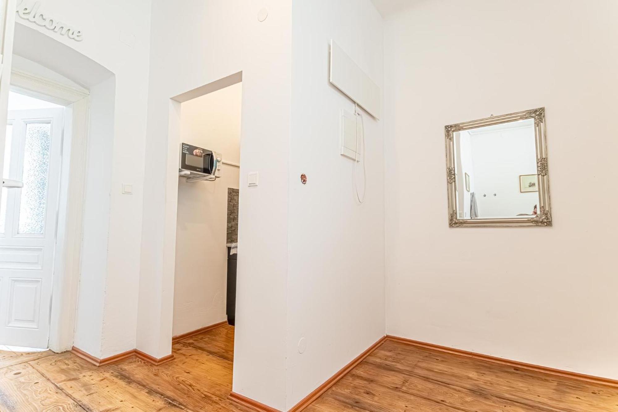 Stylish 1br Apartment- Near Westbahnhof U3&u6