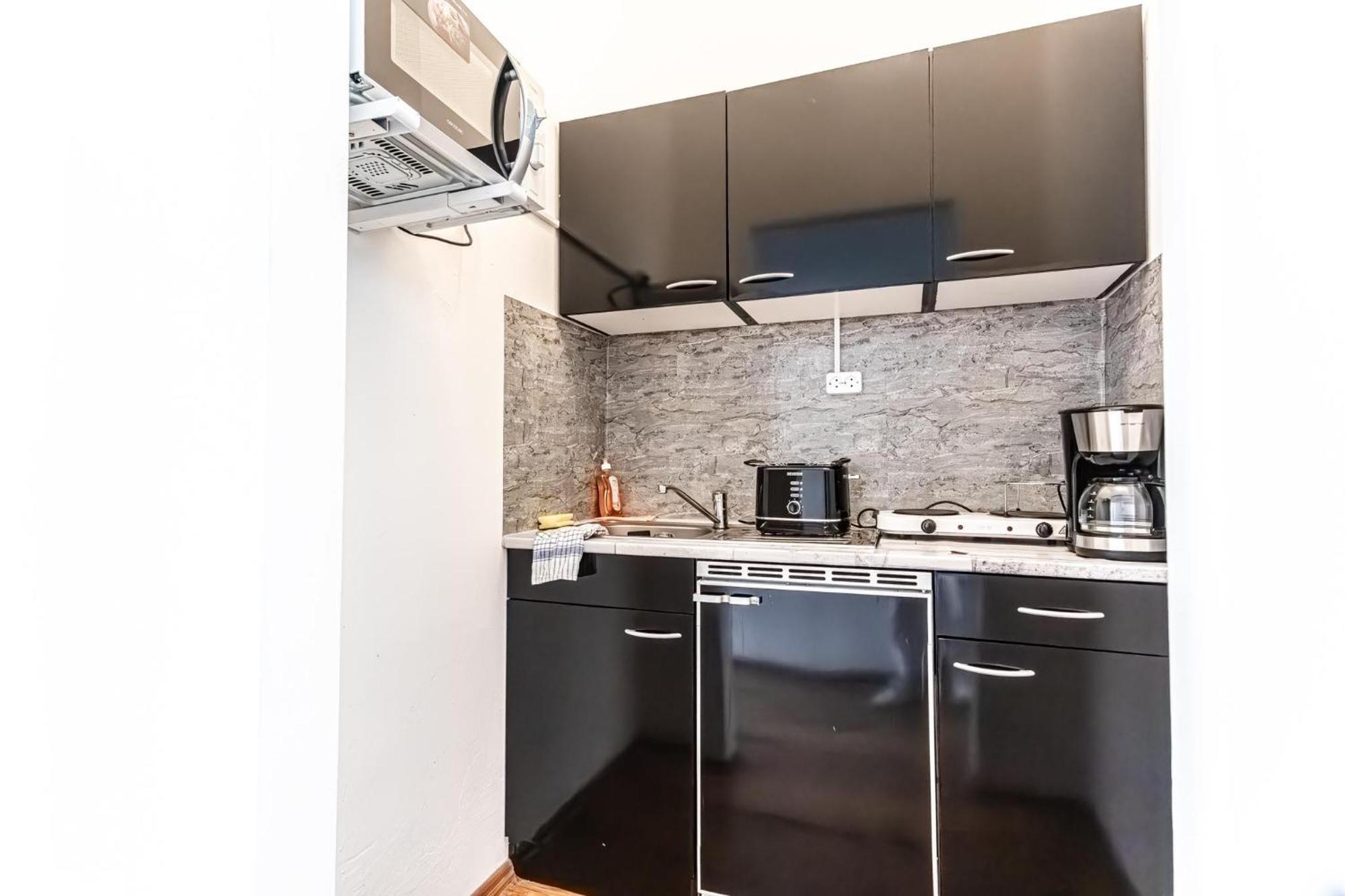 Stylish 1br Apartment- Near Westbahnhof U3&u6 Appartamento Vienna