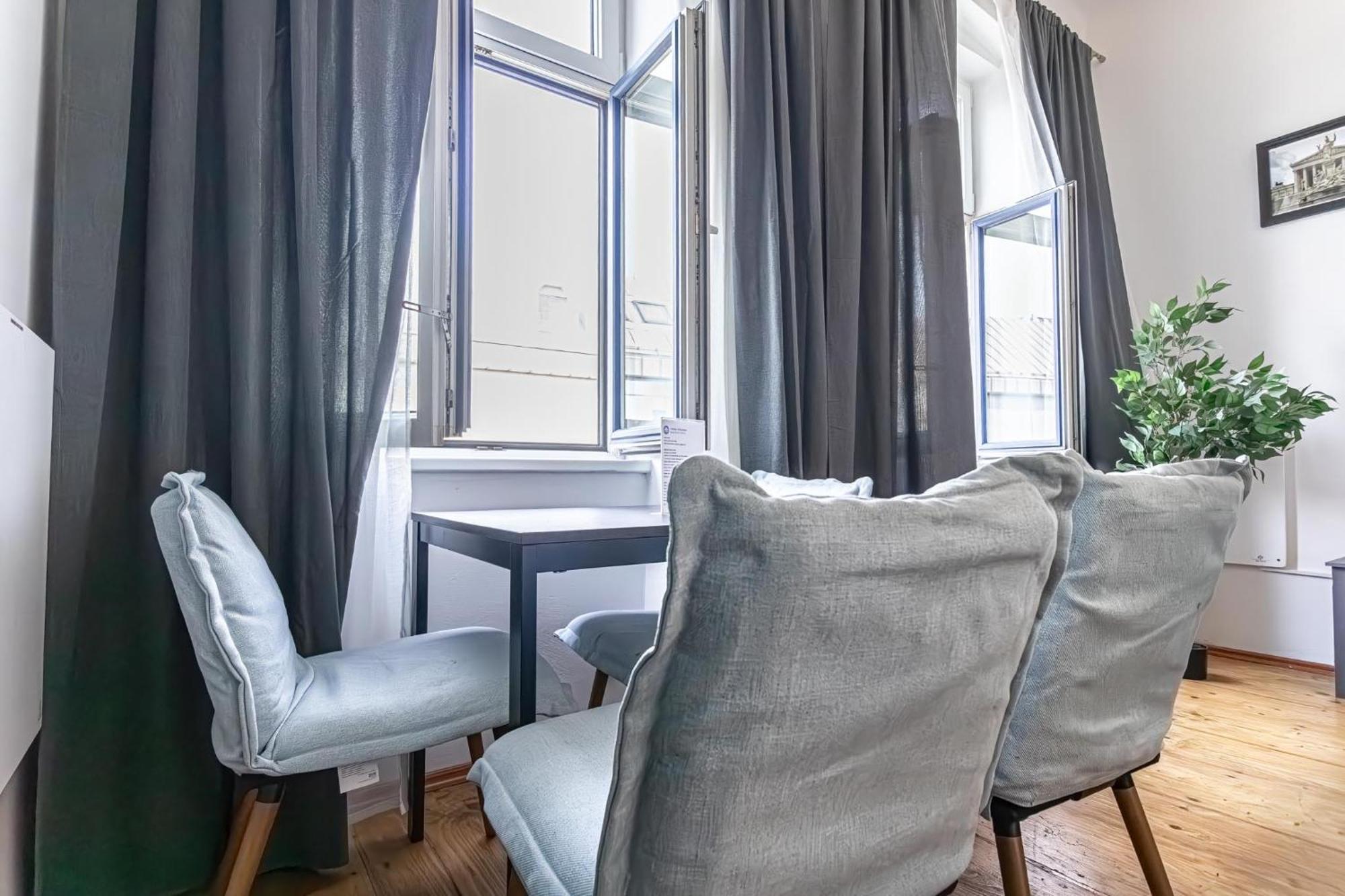 Stylish 1br Apartment- Near Westbahnhof U3&u6 * Vienna