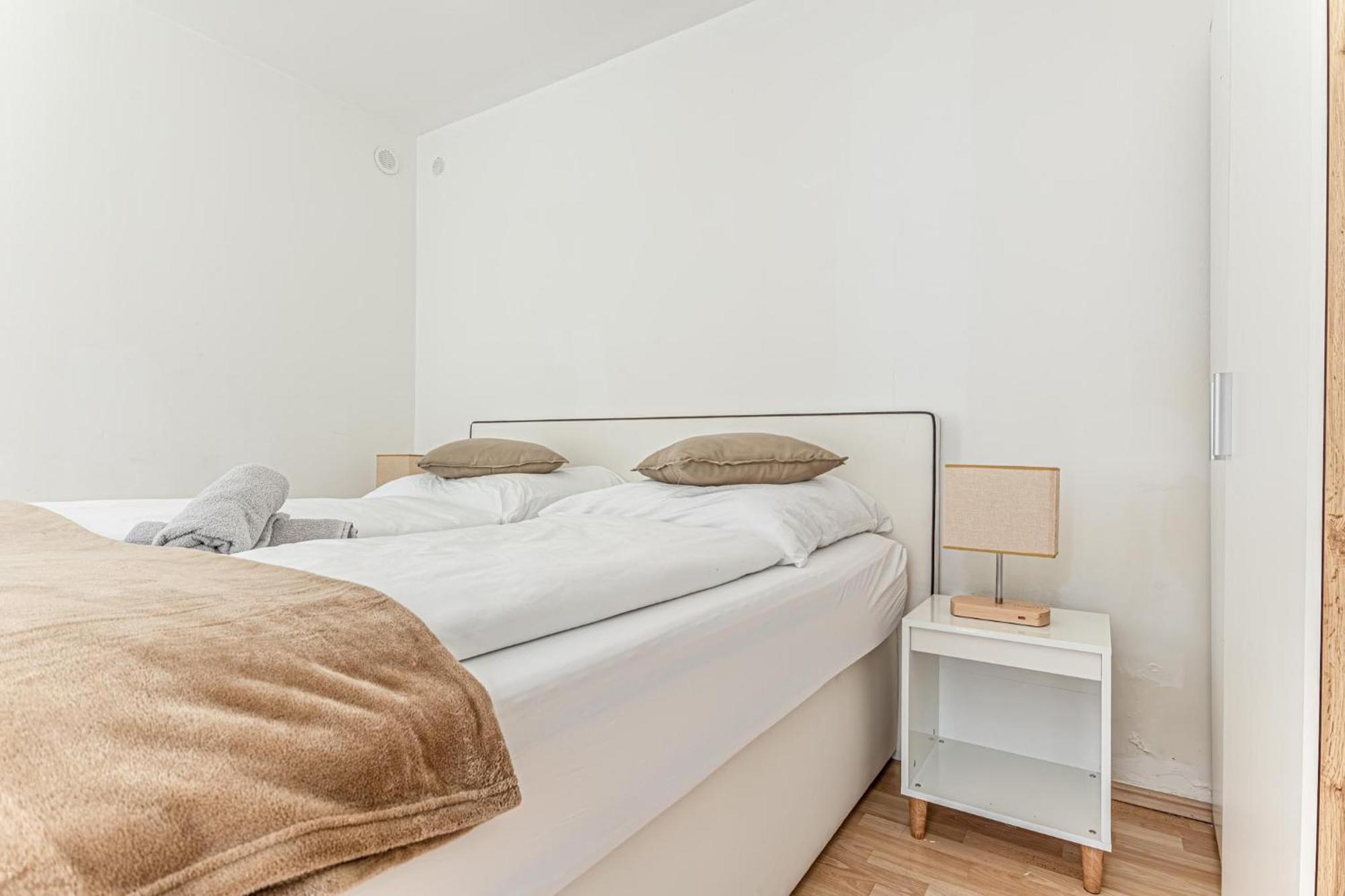 Vibes: 1br Apt, 10 Min To Westbahnhof Apartment Vienna
