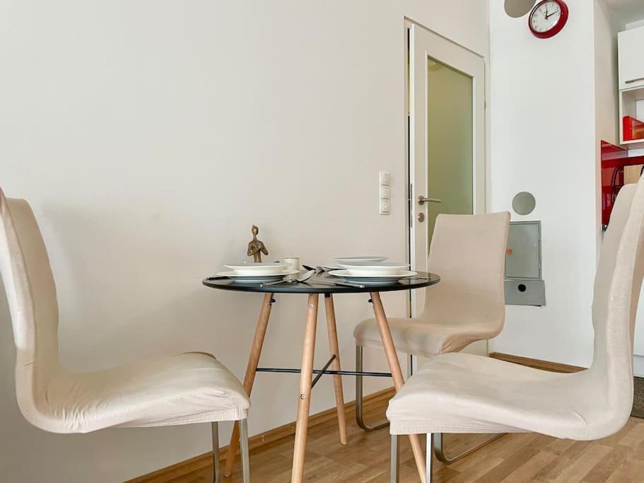 With Garden Near Schoenbrunn - 10 Min To Center Apartment