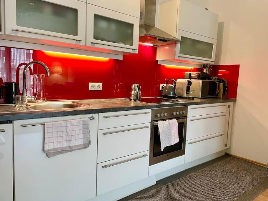 With Garden Near Schoenbrunn - 10 Min To Center Apartment