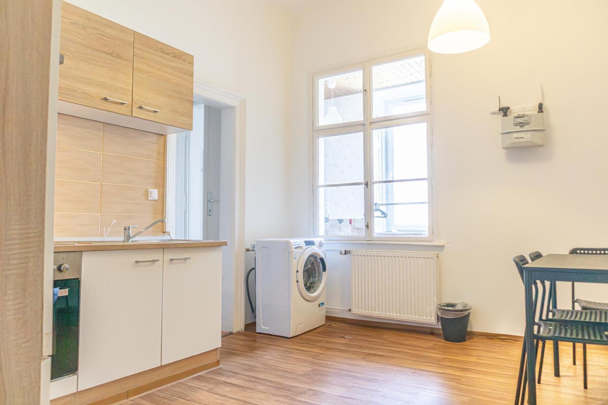 Spacious 3br Shared Apt. Comfortable And Roomy