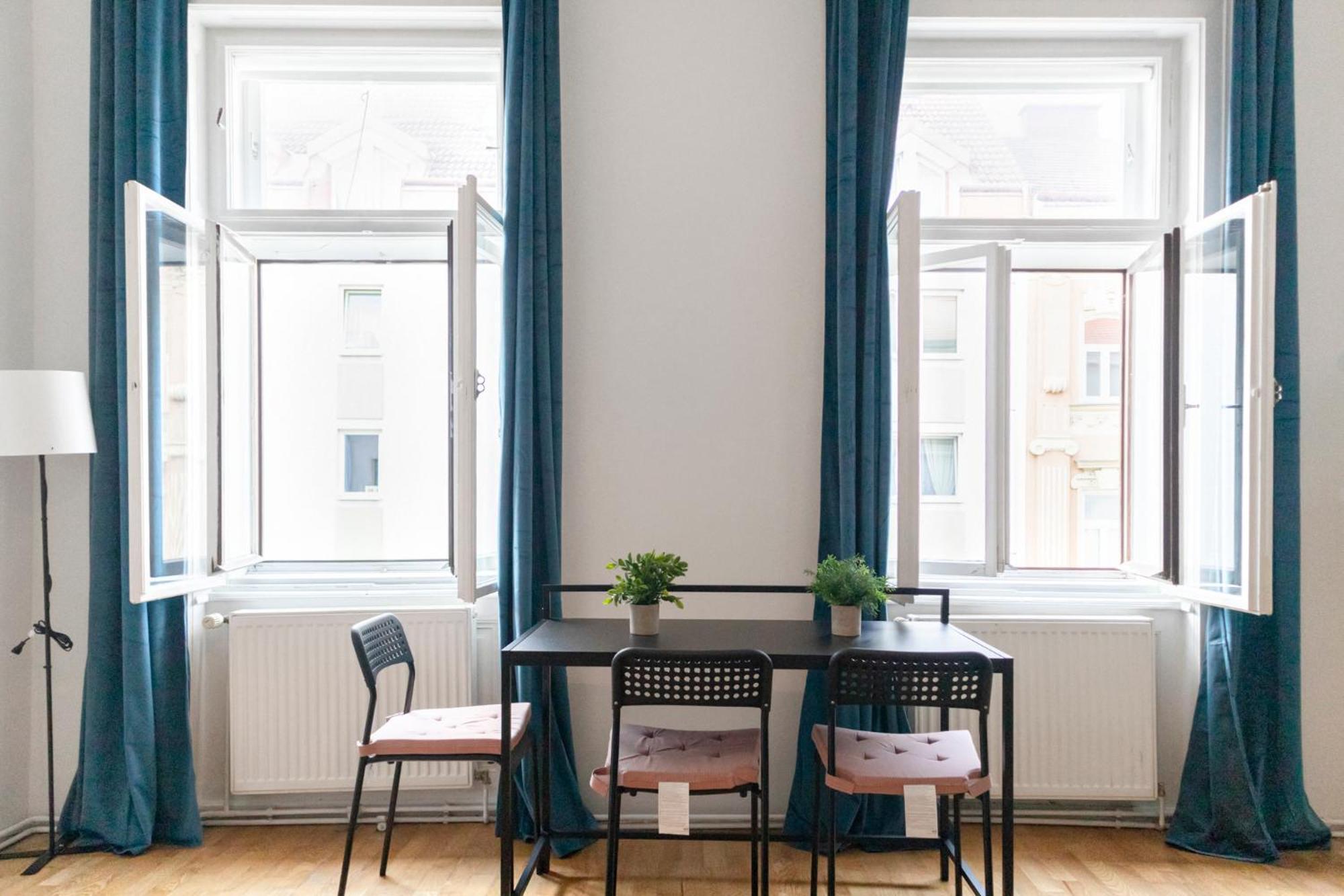 Spacious 3br Shared Apt. Comfortable And Roomy Apartment Vienna