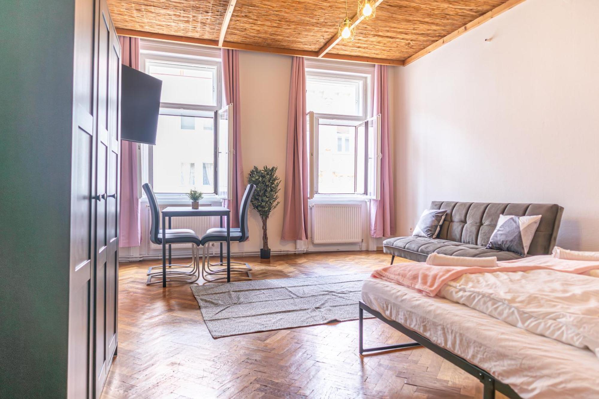 Spacious 3br Shared Apt. Comfortable And Roomy Apartment *