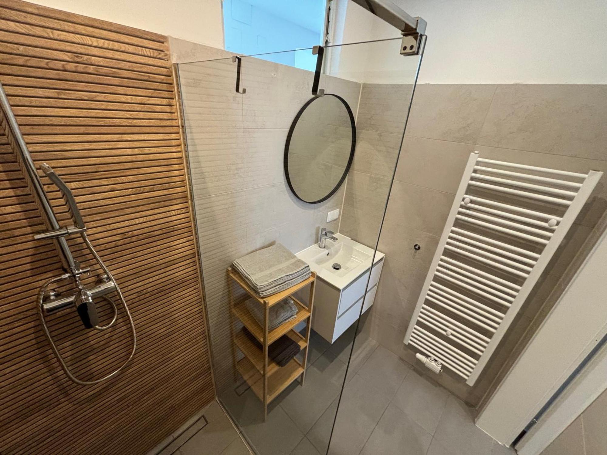 Apartment Traumhafte Fuer 3, Grosszuegig, Walk In Dusche *