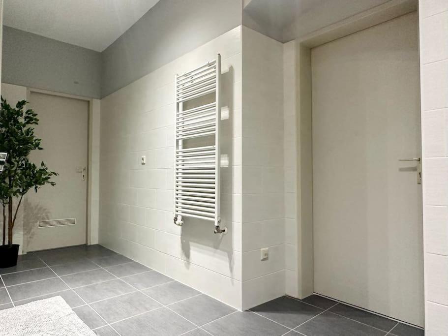 5 Bedroom I Winter Garden I Near Metro *