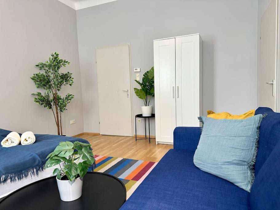 5 Bedroom I Winter Garden I Near Metro *